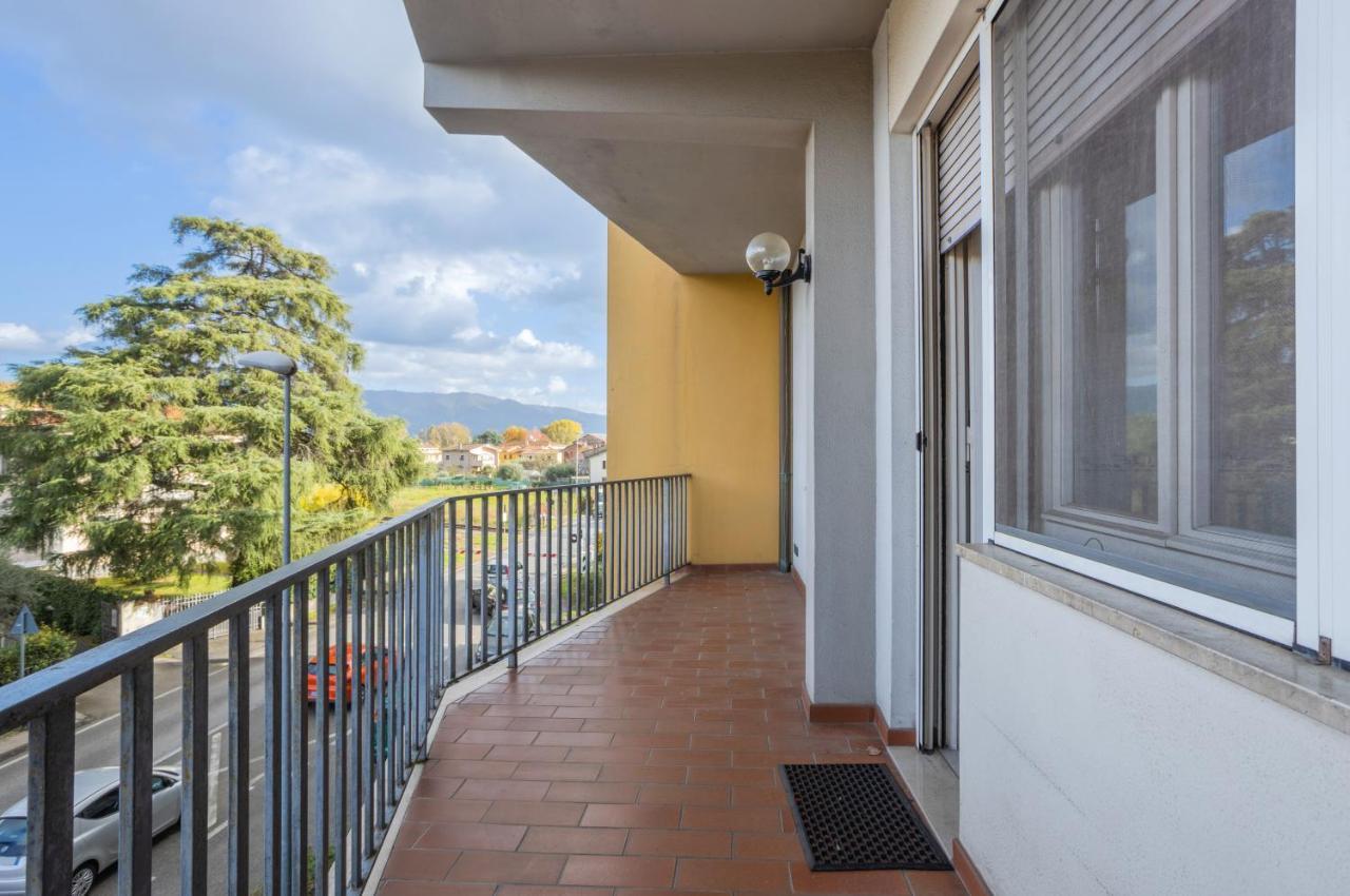 Lucca Roomy Apartment With Balcony And Parking! Exterior foto